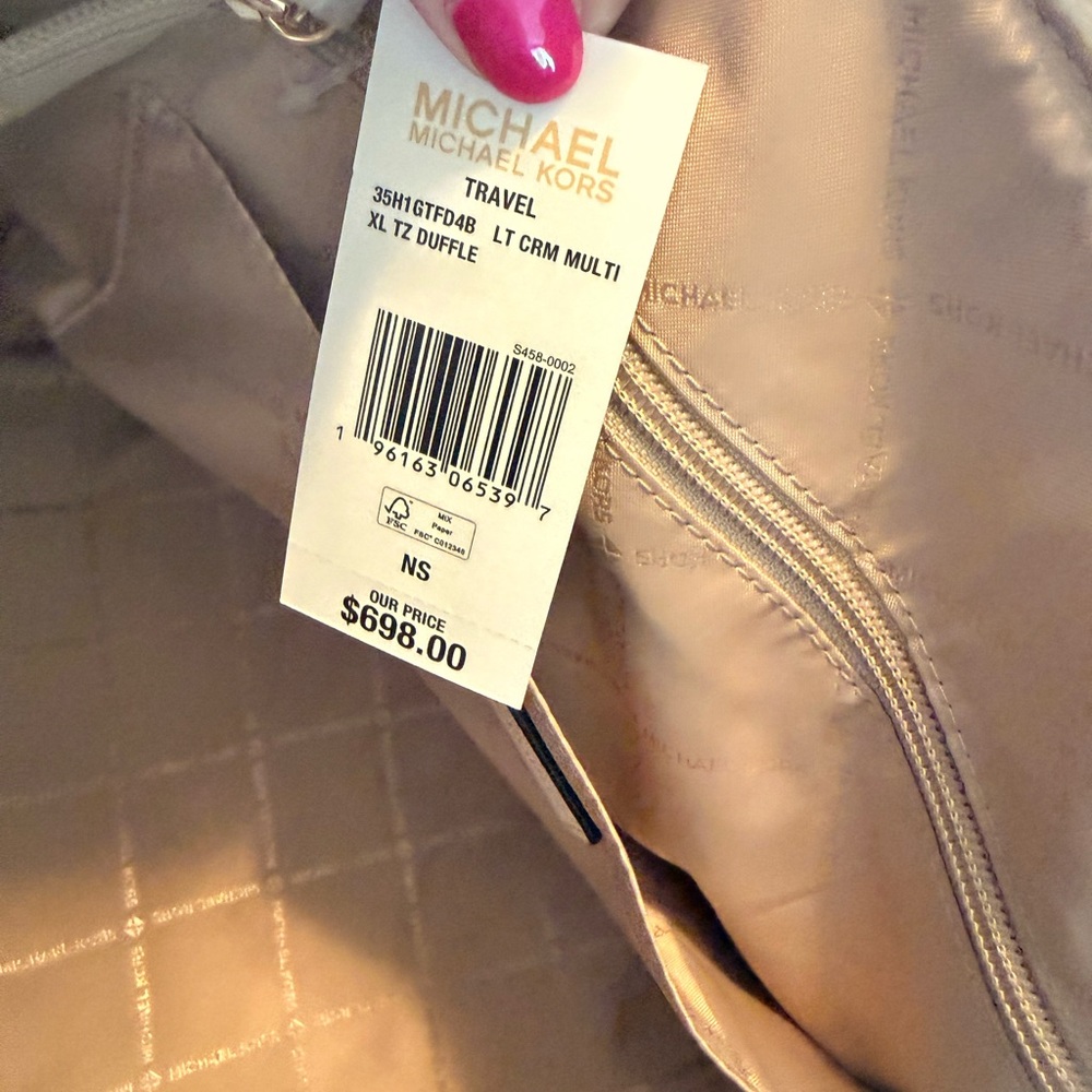 Michael Kors Jet Set Travel Large Duffel Signature Light Cream/Gold Hardware - Picture 2 of 3